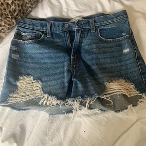 Abercrombie & Fitch Boyfriend Mid-Rise Shorts